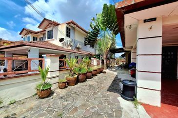 Taman Pinggiran Putra