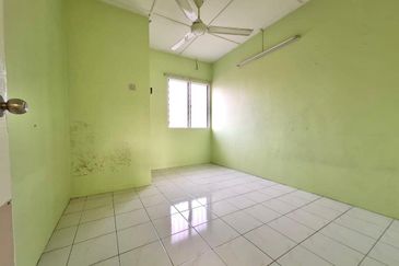 Taman Pinggiran Putra