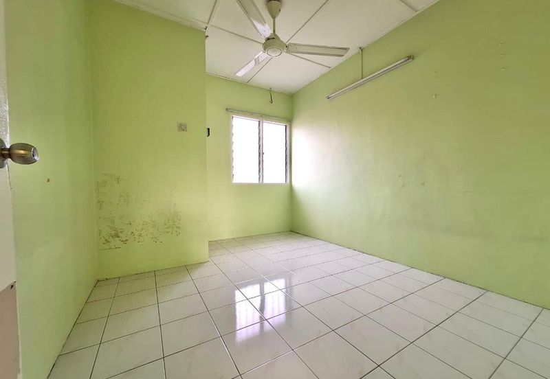 Taman Pinggiran Putra