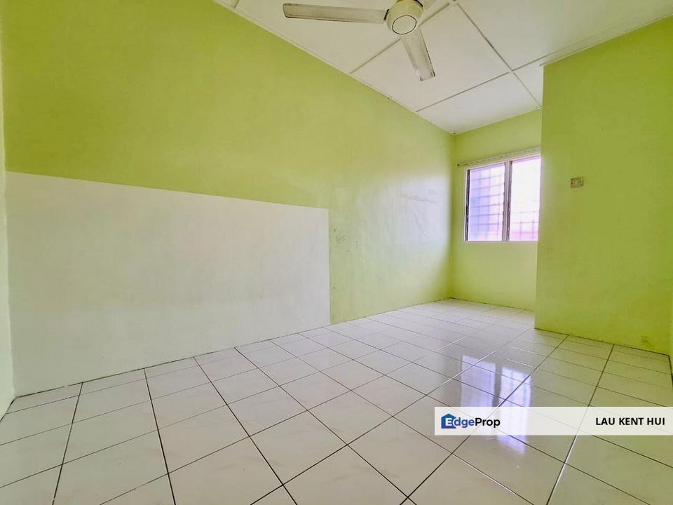 Taman Pinggiran Putra Seri Kembangan Selangor Fully Extended Walking to Equine Mrt , Selangor, Seri Kembangan