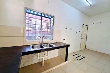 Taman Pinggiran Putra