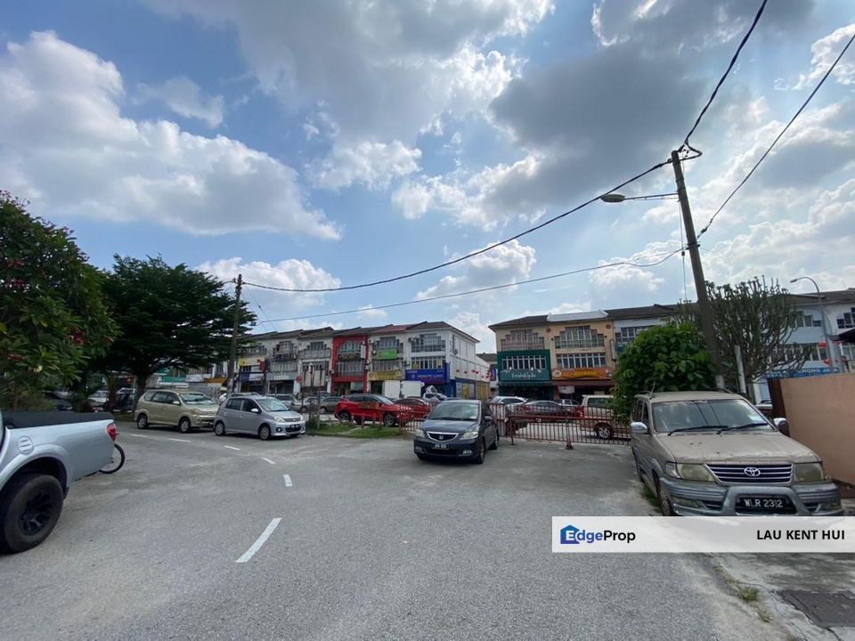 Bandar Puchong Jaya Jalan Merak 3 2 Sty Corner with Kitchen Fully Extended , Selangor, Puchong