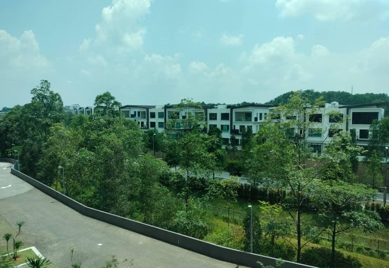 La Thea Residences @ 16 Sierra