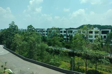 La Thea Residences @ 16 Sierra