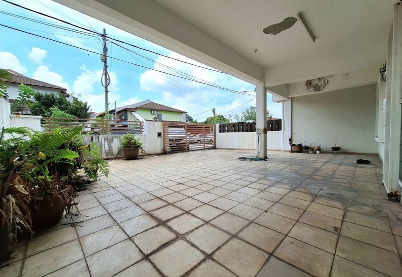 Taman Pinggiran Putra