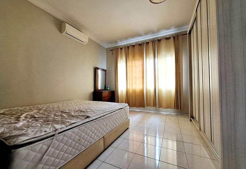 Taman Pinggiran Putra