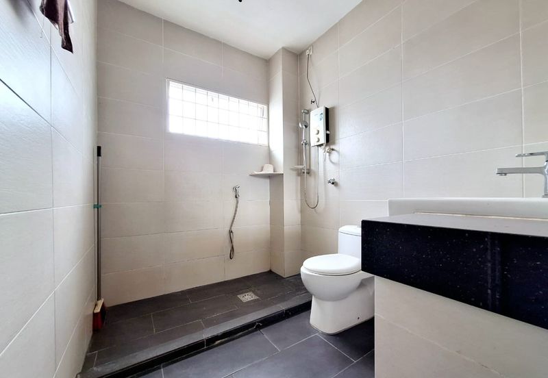 Taman Pinggiran Putra