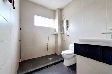 Taman Pinggiran Putra