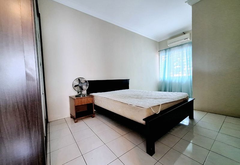 Taman Pinggiran Putra