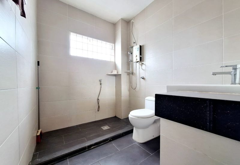 Taman Pinggiran Putra