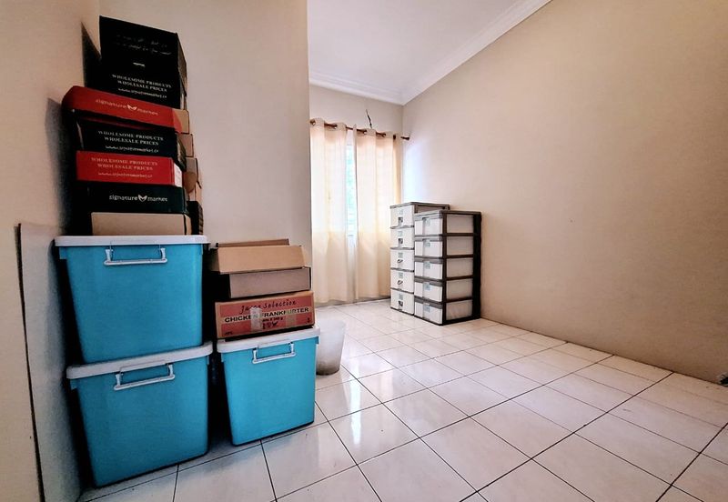 Taman Pinggiran Putra