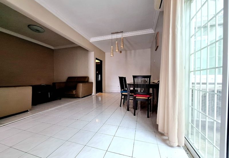 Taman Pinggiran Putra