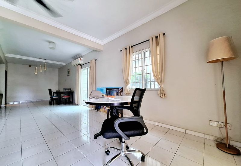 Taman Pinggiran Putra