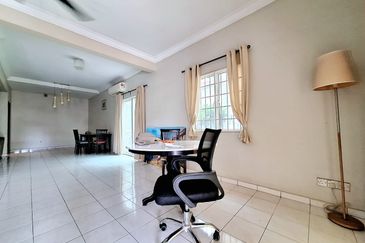 Taman Pinggiran Putra