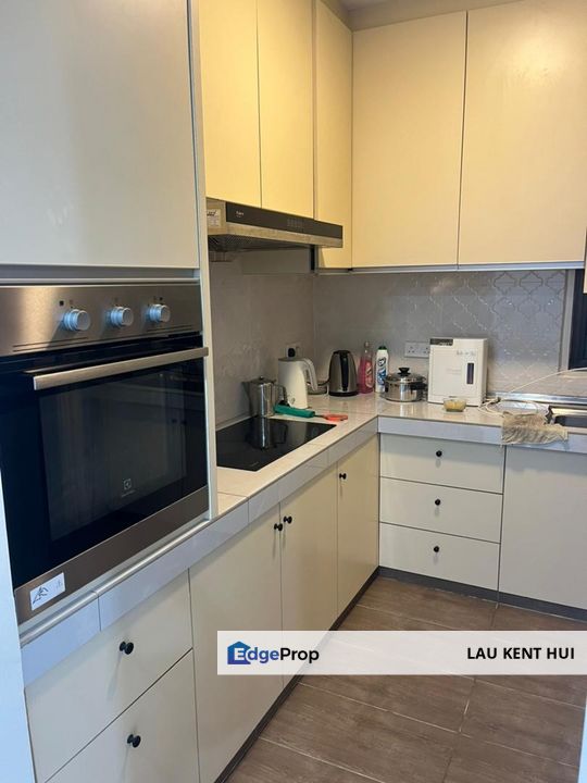 Puncak Damansara Full furnished Move in condition , Selangor, Kayu Ara