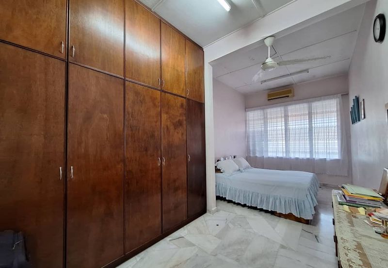 Happy Garden (Taman Gembira)