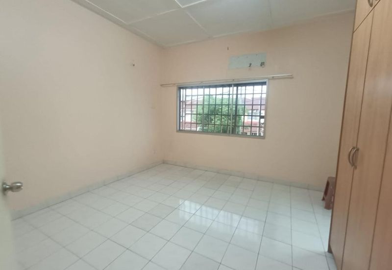 Taman Pinggiran Putra