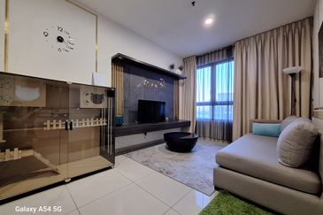 I Residence @ I City