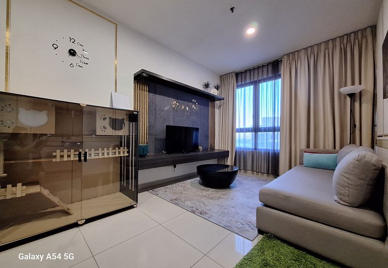 I Residence @ I City