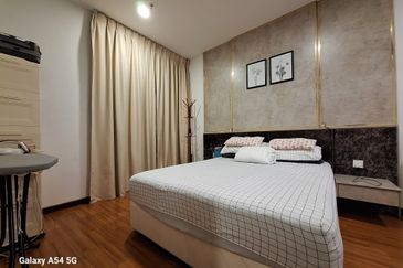 I Residence @ I City