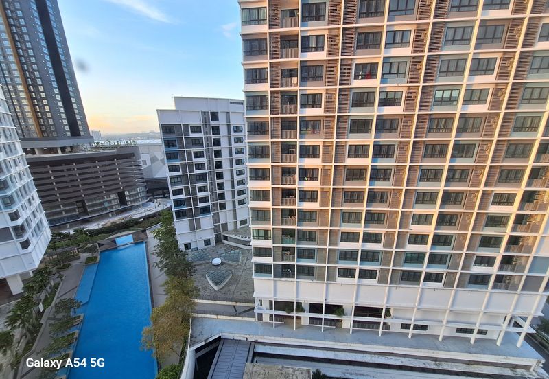 I Residence @ I City