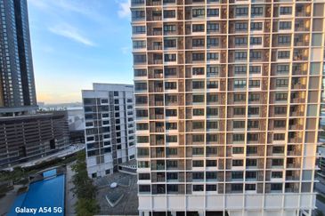 I Residence @ I City