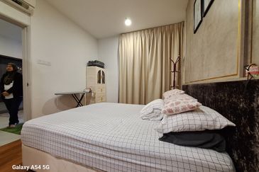 I Residence @ I City