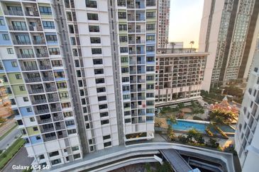 I Residence @ I City