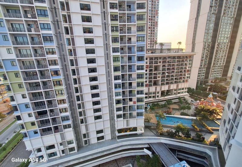 I Residence @ I City