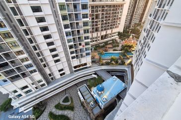 I Residence @ I City