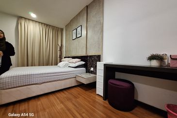 I Residence @ I City