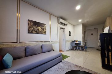 I Residence @ I City