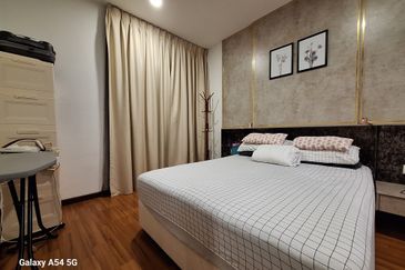 I Residence @ I City