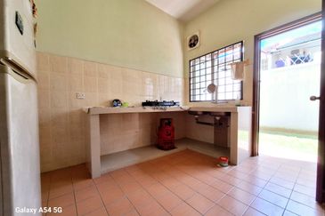 Pusat Bandar Putra Permai