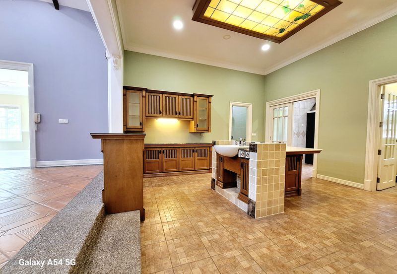 Jalan Equine, Taman Equine