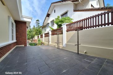 Jalan Equine, Taman Equine