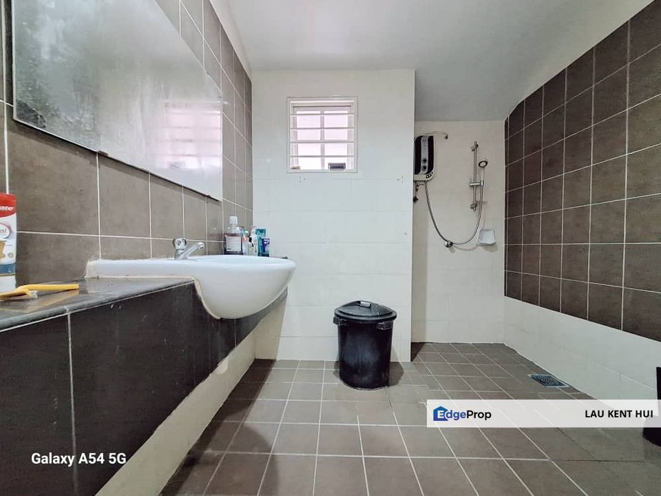 Alam Sanctuary Seri Kembangan Selangor Peaceful Neighborhood Well Kept Unit Good For Own stay or Investment  , Selangor, Puchong South