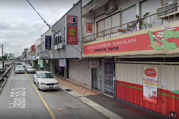 2 storey Freehold shop SS3 with 3 lanes parking space@ Petaling Jaya, Selangor