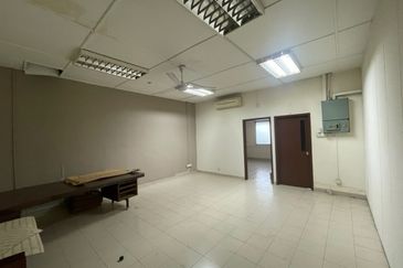 2 storey Freehold shop SS3 with 3 lanes parking space@ Petaling Jaya, Selangor