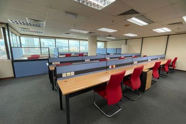 Fullyfurnished Office 2mins walk to MRT for rent 
