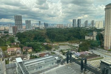 Partly furnished Office For rent 2mins walk to ＭＲＴ