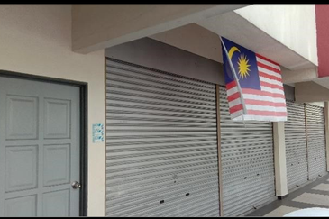 Prime 3 storey link Factory Bandar Tun Razak For Sale