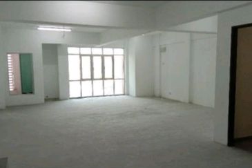 Prime 3 storey link Factory Bandar Tun Razak For Sale