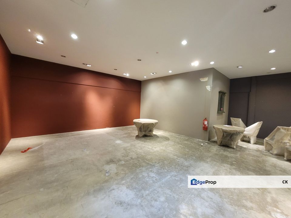 Facing Main Road Showroom cum Warehouse For Rent at Selayang , Selangor, Selayang