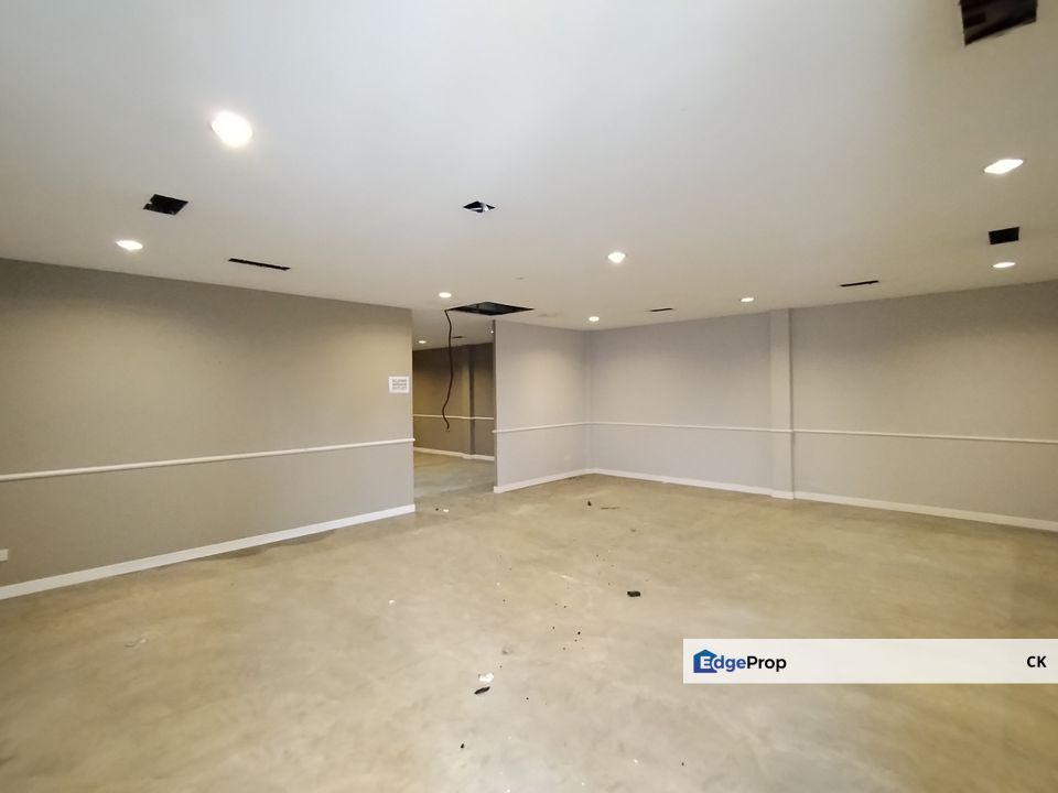Facing Main Road Showroom cum Warehouse For Rent at Selayang , Selangor, Selayang