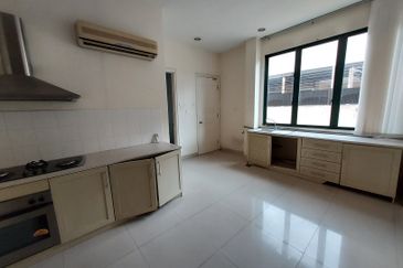 Taman Ampang HIlir / Taman U Thant / Kuala Lumpur 3 storey bungalow with lift 