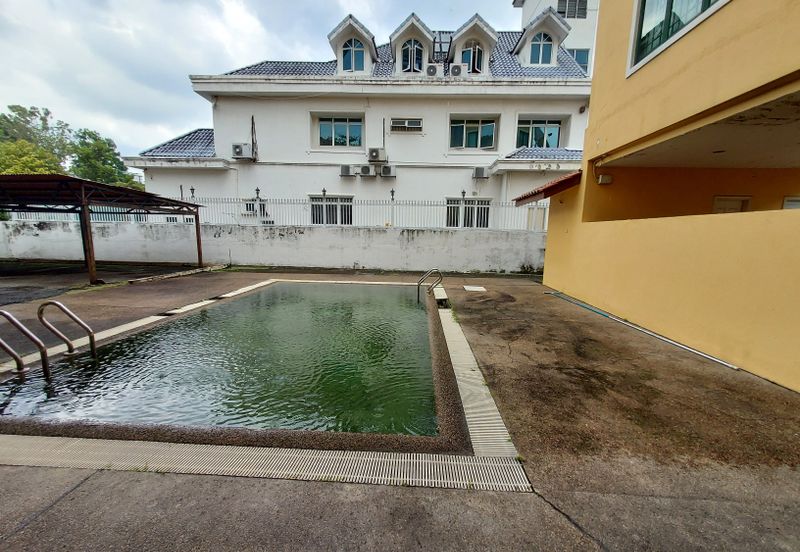 Taman Ampang HIlir / Taman U Thant / Kuala Lumpur 3 storey bungalow with lift 