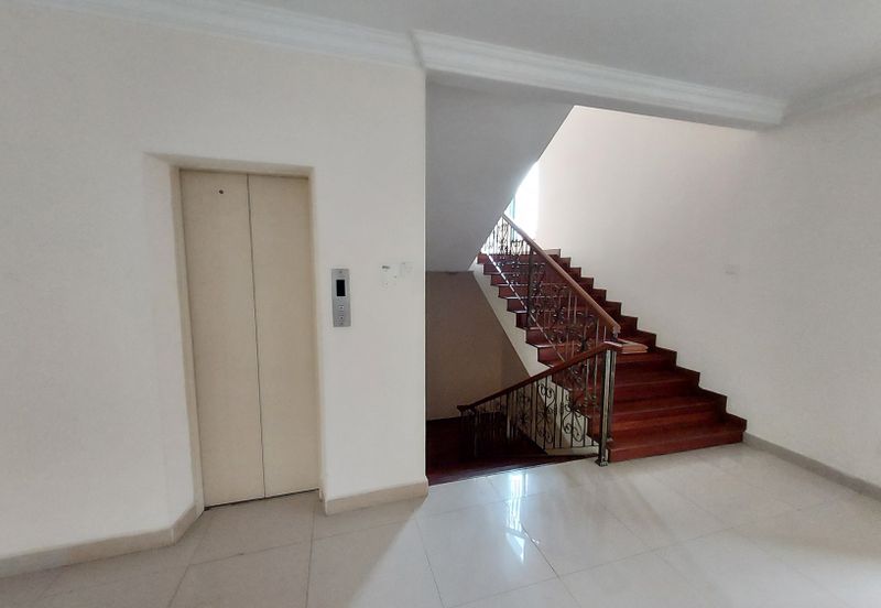 Taman Ampang HIlir / Taman U Thant / Kuala Lumpur 3 storey bungalow with lift 