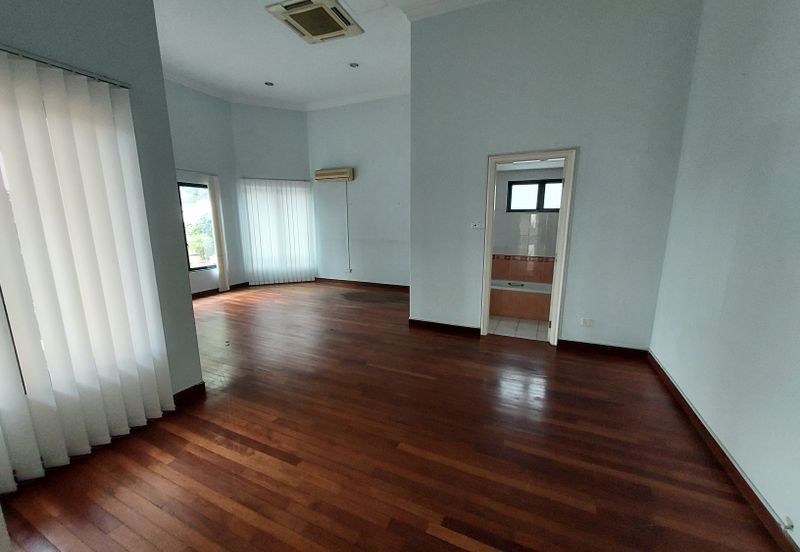 Taman Ampang HIlir / Taman U Thant / Kuala Lumpur 3 storey bungalow with lift 
