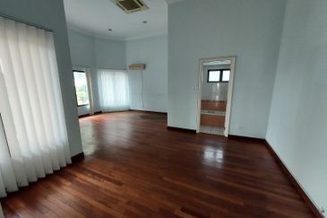 Taman Ampang HIlir / Taman U Thant / Kuala Lumpur 3 storey bungalow with lift 